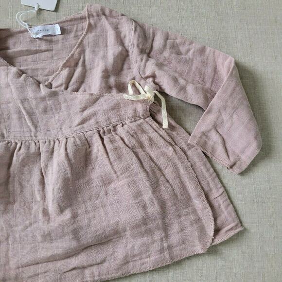 Jamie Kay Sweet Pea Wrap Top - Picture 4 of 7